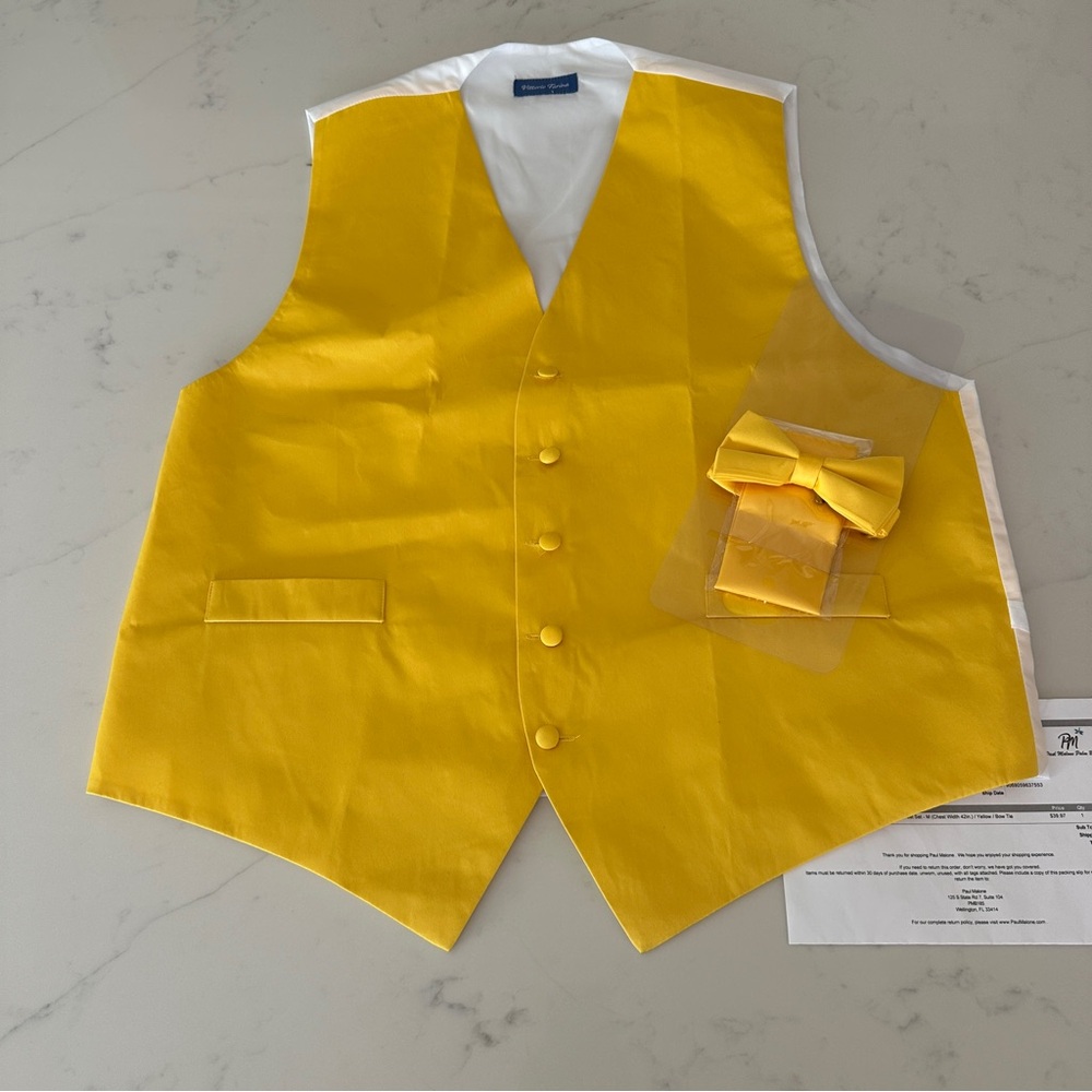 *NWT* yellow vest/bow tie/pocket square men’s medium